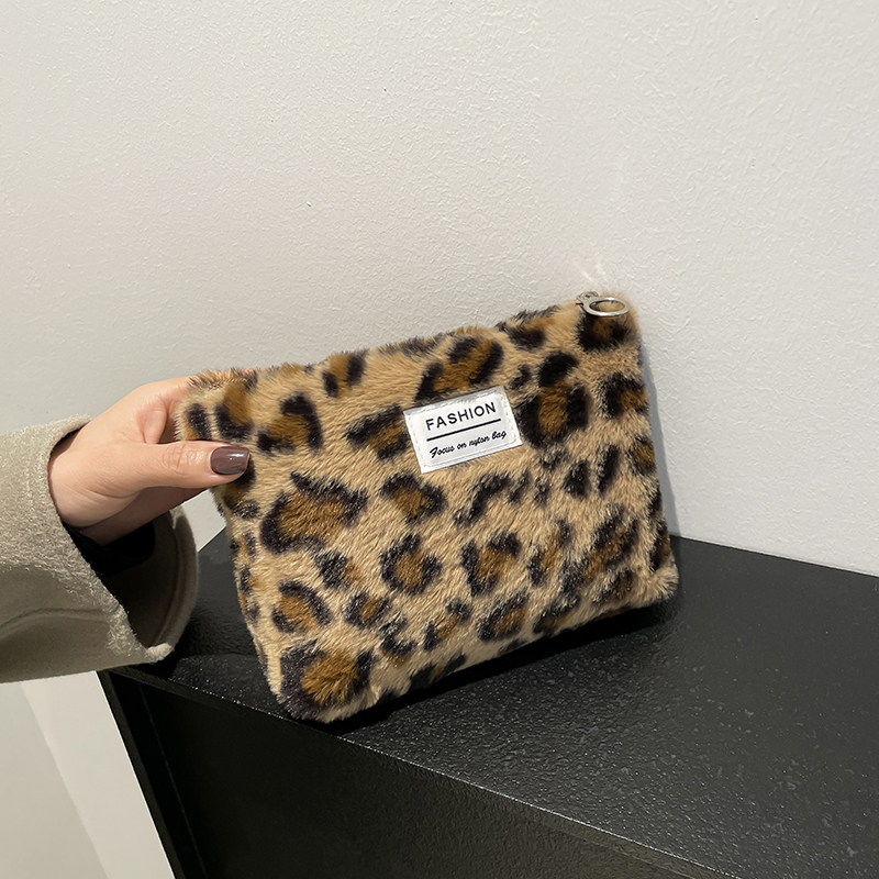 Leopar desenli peluş makyaj ça - Travel Accessories Toiletry Bag incelemesi ve fiyatı